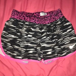 Girls Nike athletic shorts ✰